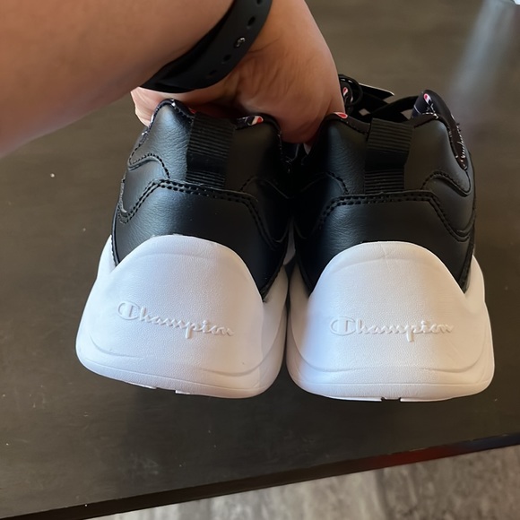 Woman’s Champion Next Emboss - Picture 4 of 5